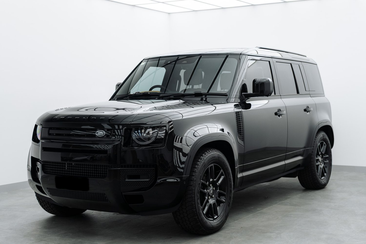 Black Land Rover Defender in the Liquid R studio