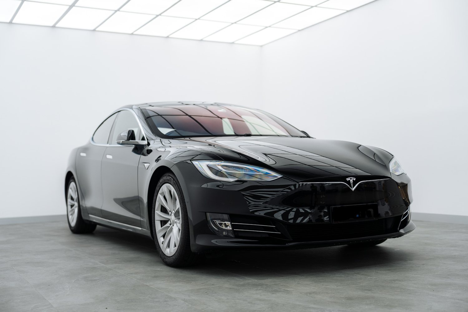 Black Tesla Model S in the Liquid R studio
