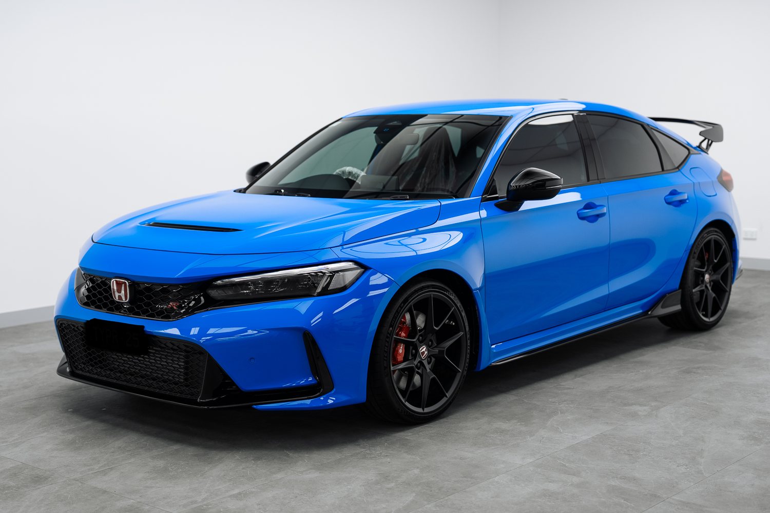 Blue Honda Civic Type R in the Liquid R studio