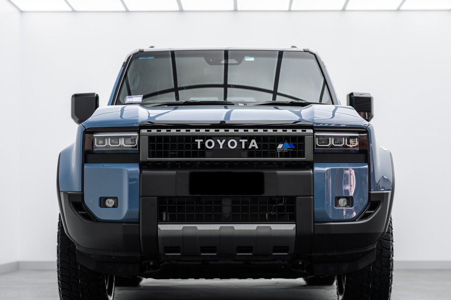 Blue Toyota LandCruiser Prado in the Liquid R studio