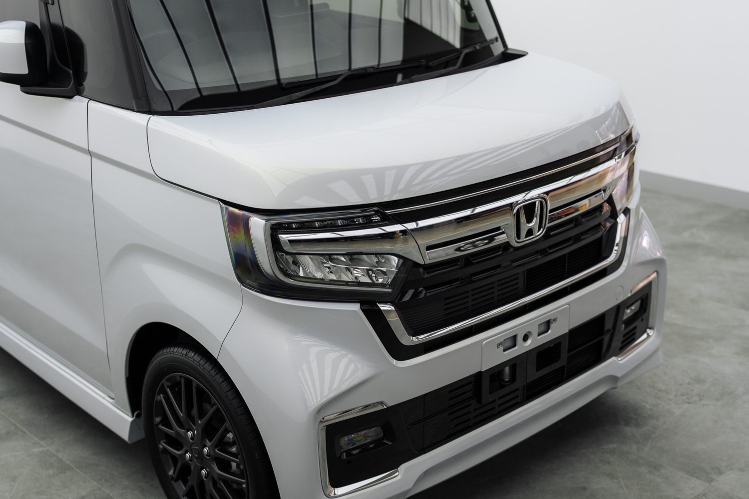 Front end of a Honda N-Box