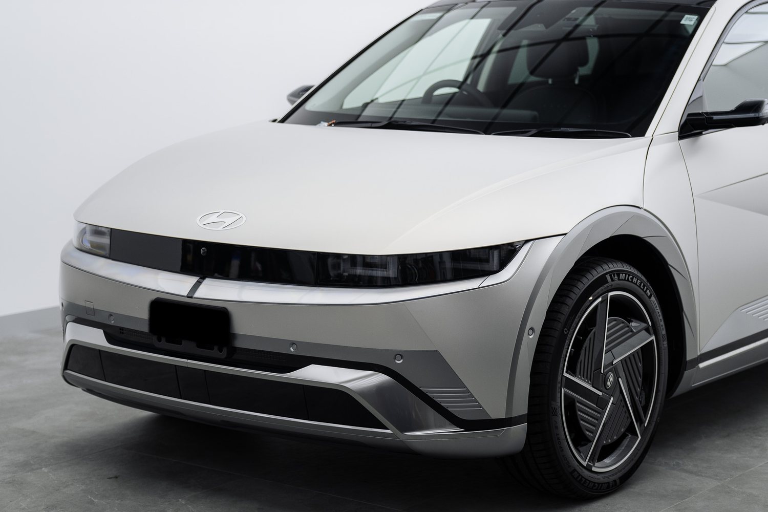 Front end of a Hyundai Ioniq