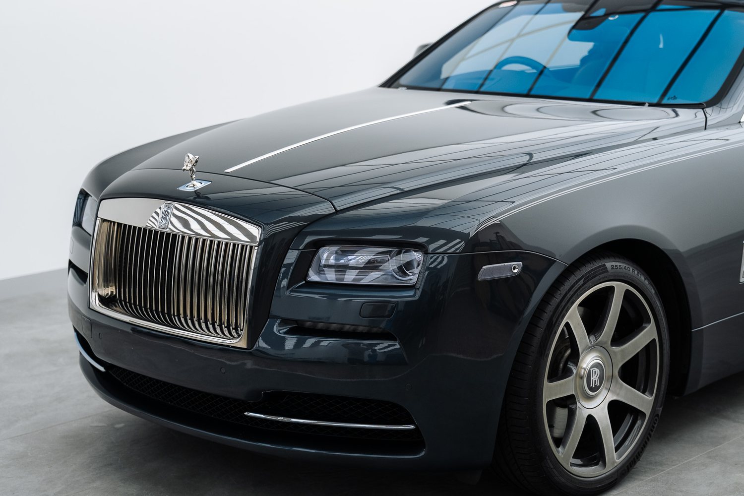Front end of a Rolls-Royce Wraith