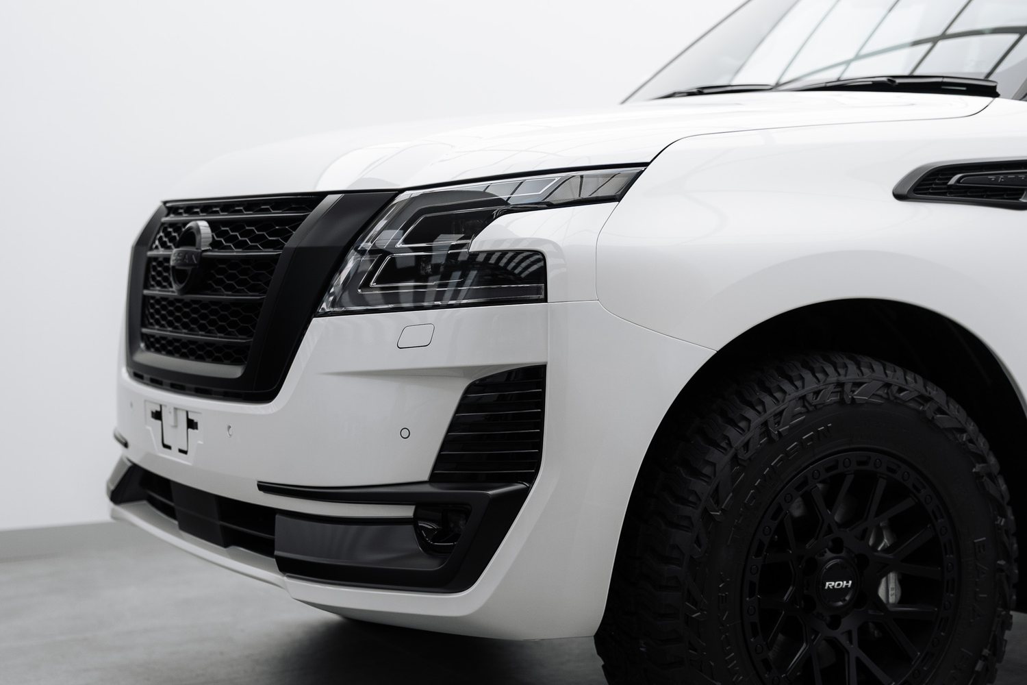 Front end of a white Nissan Patrol
