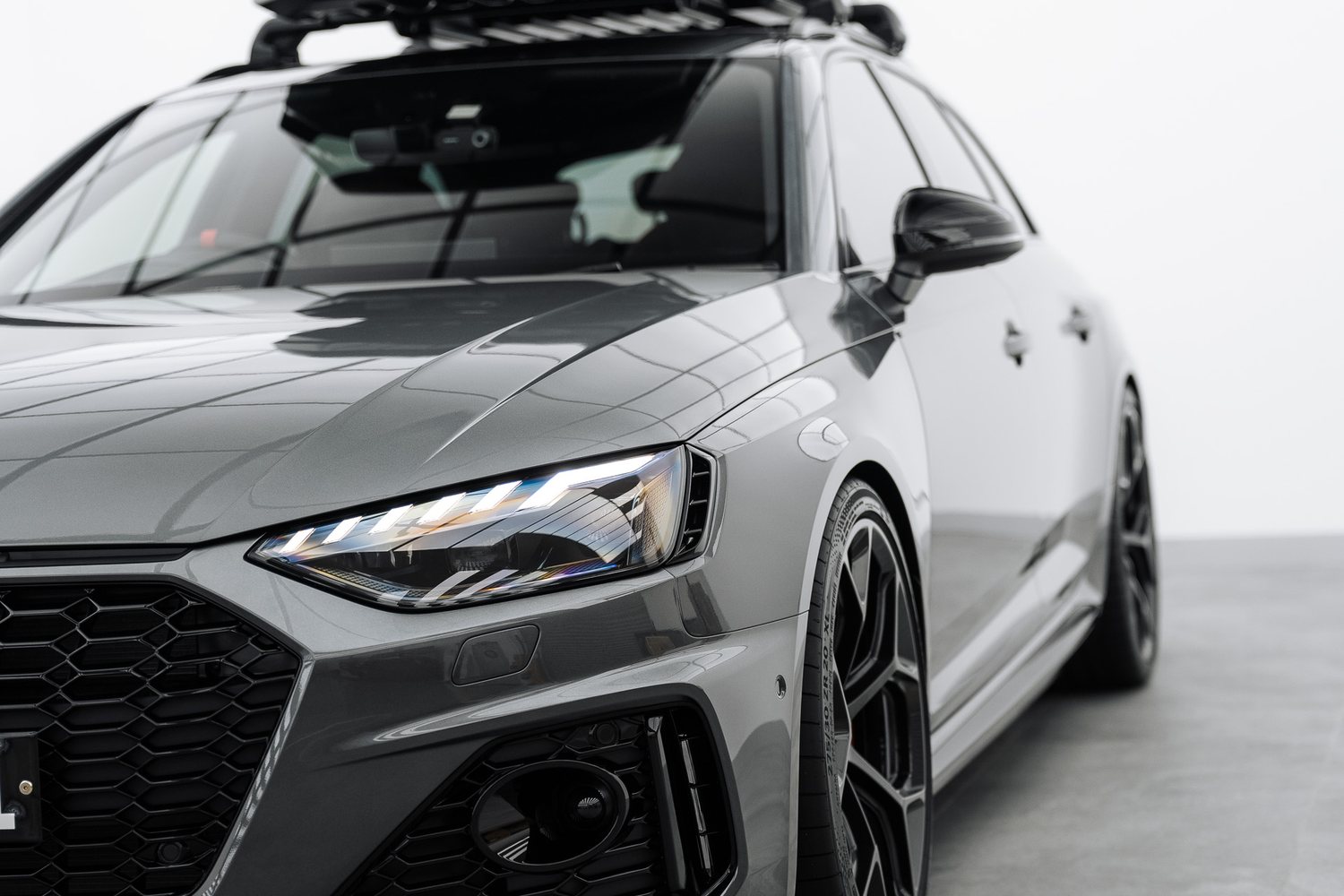 Front end of an Audi RS4 Avant