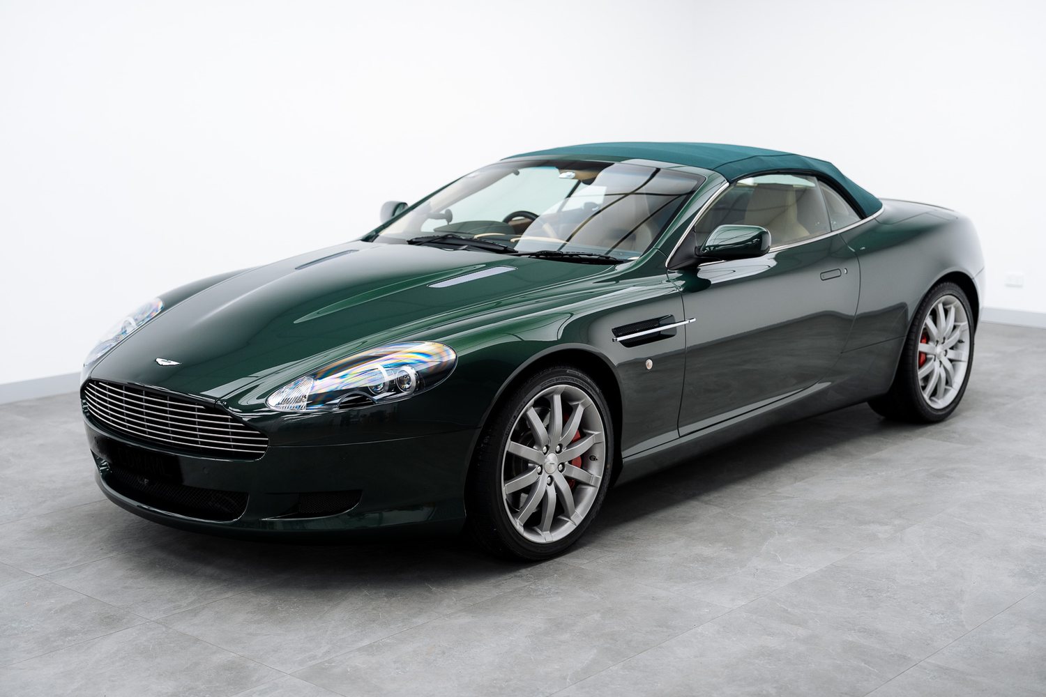 Green Aston Martin DB9 in the Liquid R studio
