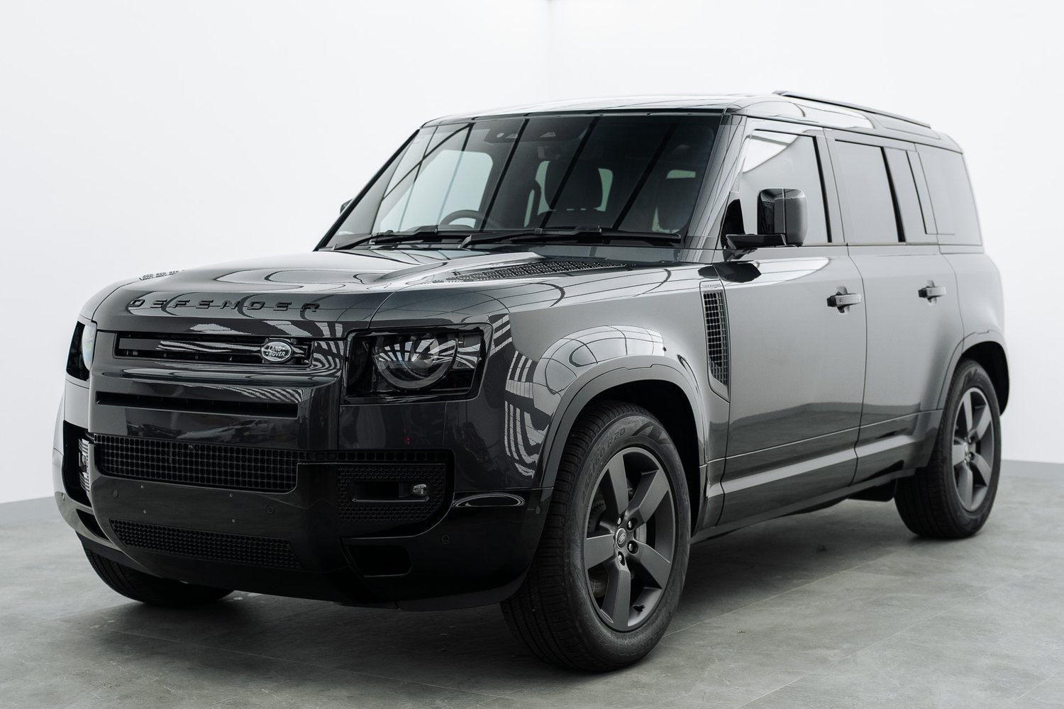 Grey Land Rover Defender in the Liquid R studio