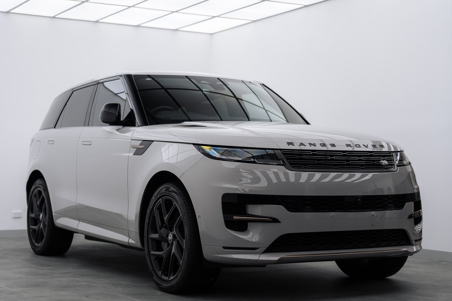 Grey Range Rover in the Liquid R studio