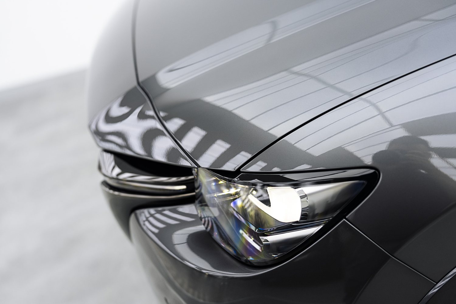 Headlight of a Mazda CX