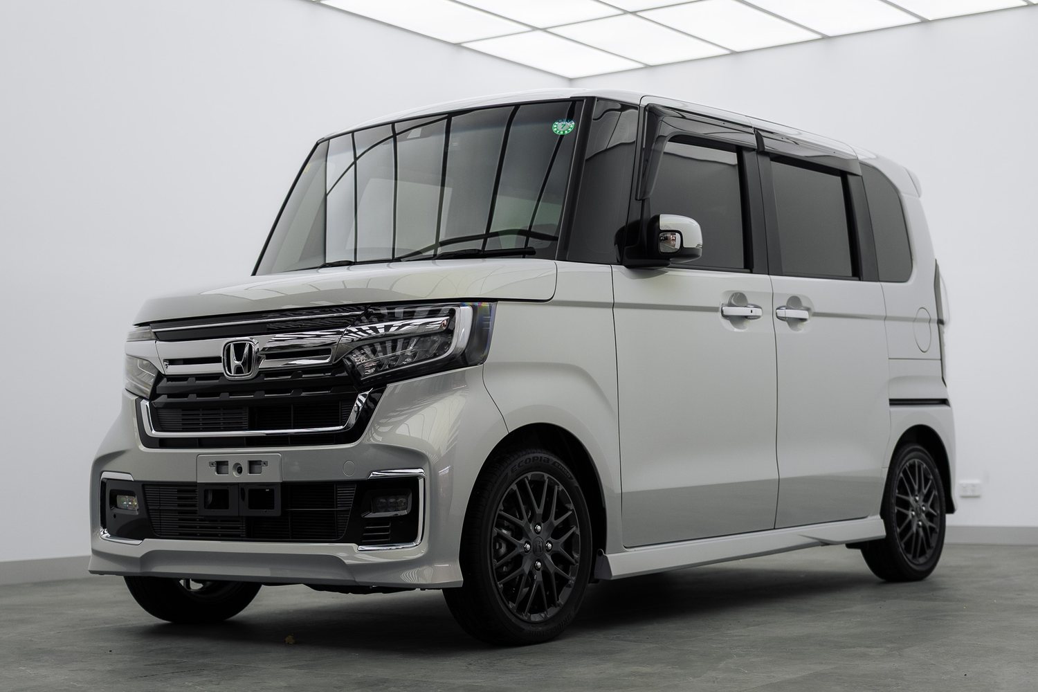 Honda N-Box in the Liquid R studio