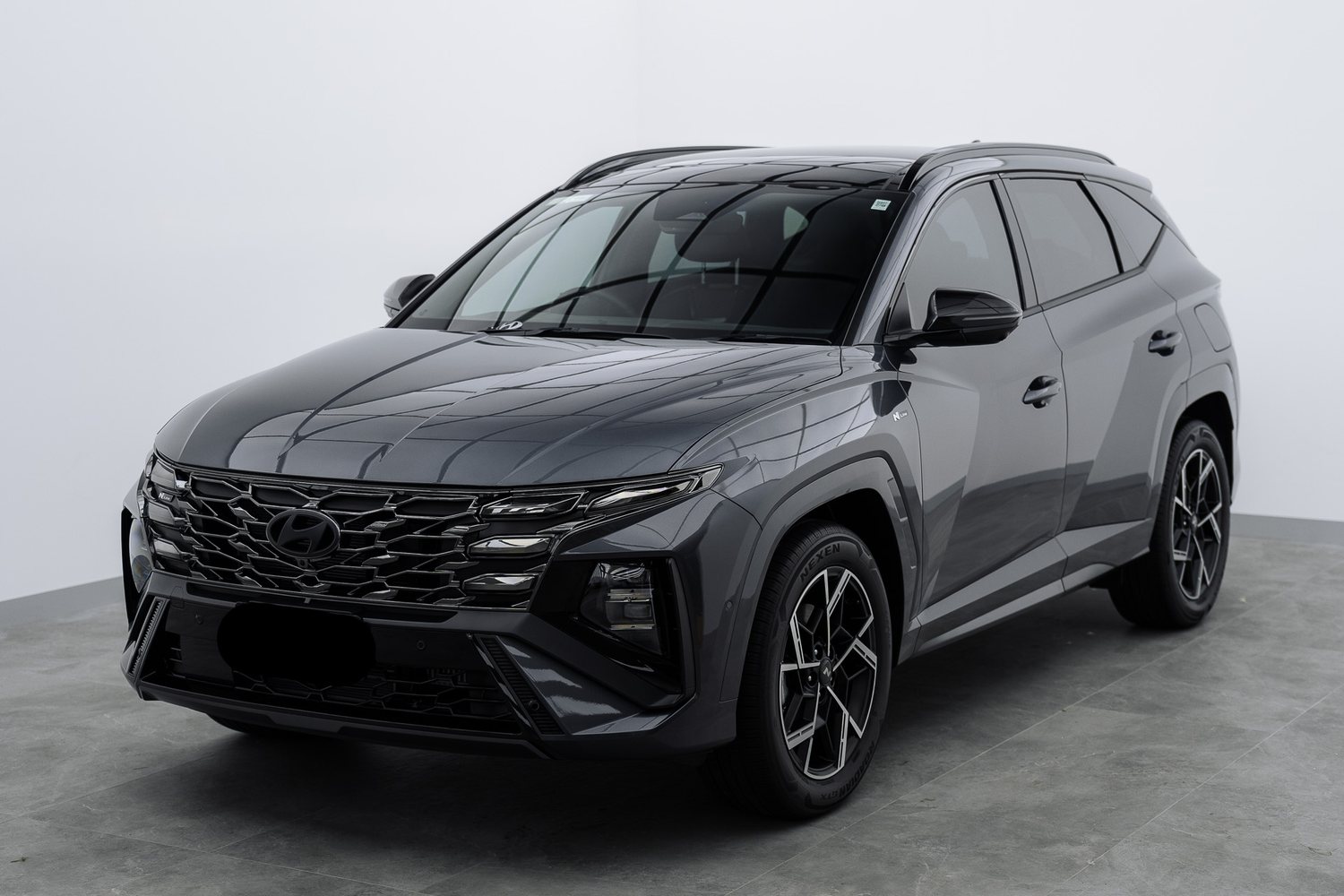 Hyundai SUV in the Liquid R studio