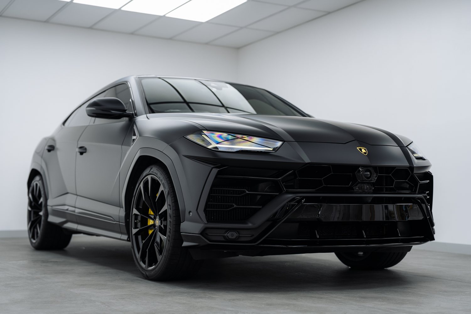 Lamborghini Urus in matte PPF in the Liquid R studio