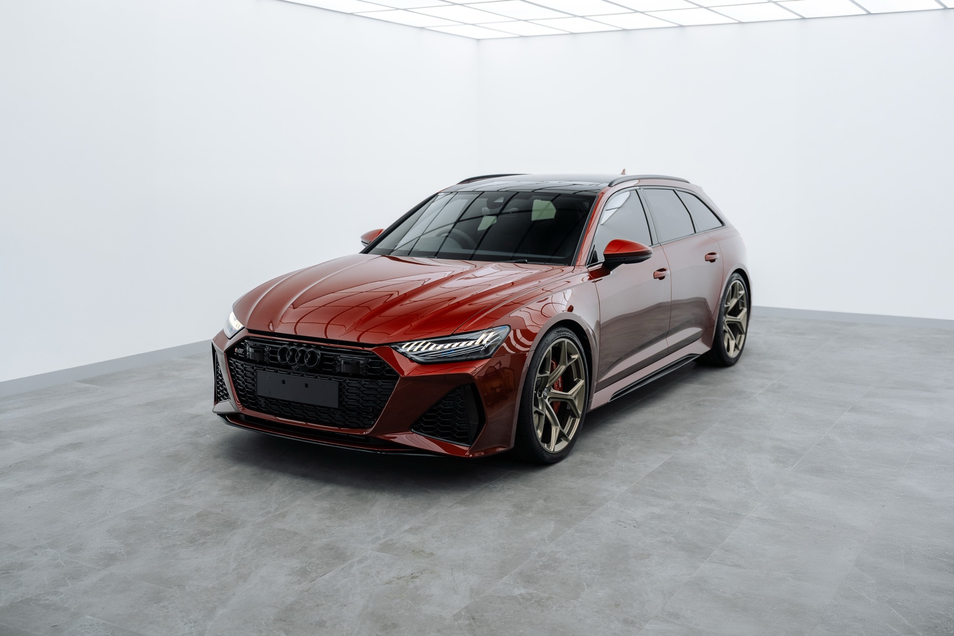 Red Audi RS6 Avant in the Liquid R studio