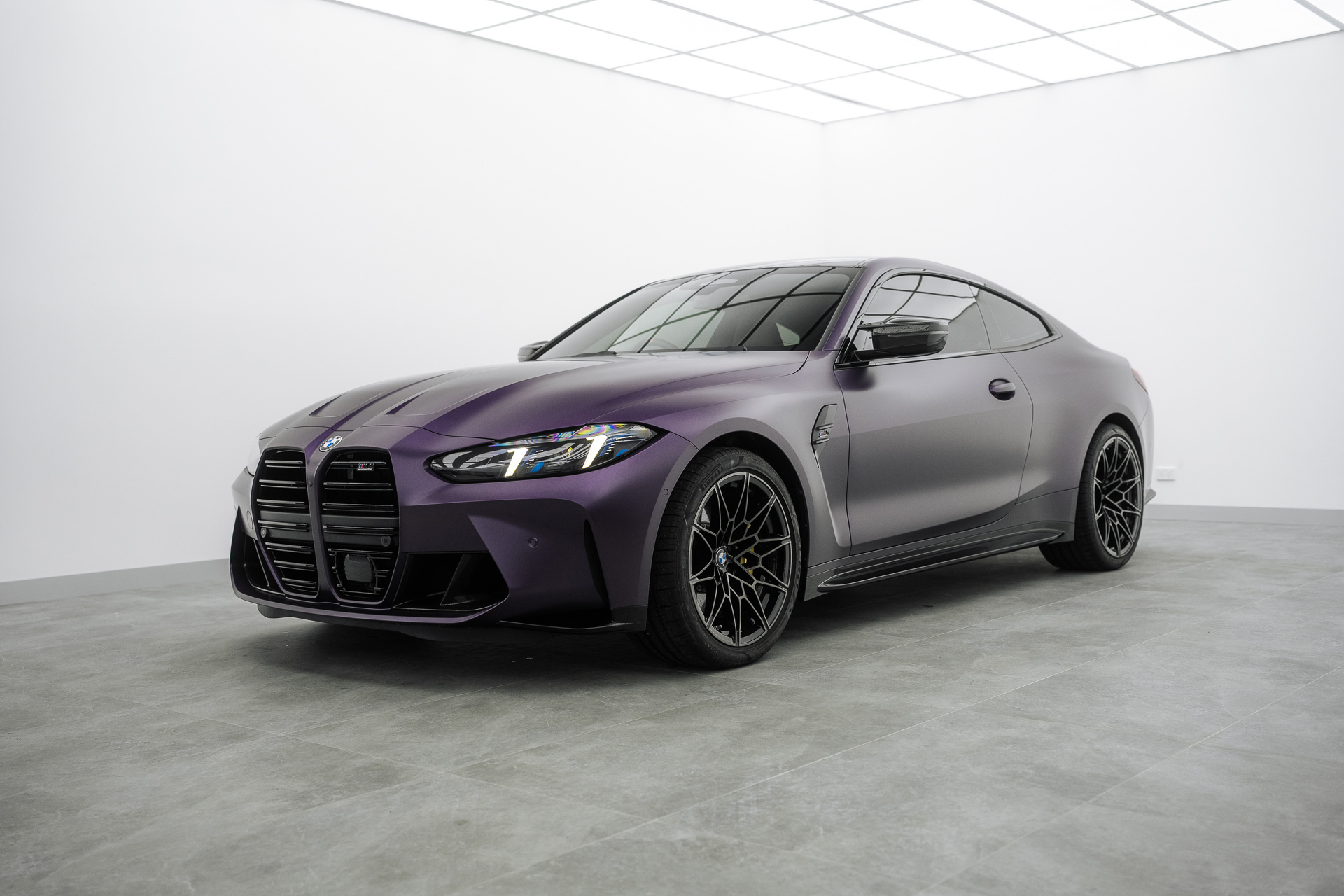 Purple BMW M4 in the Liquid R studio