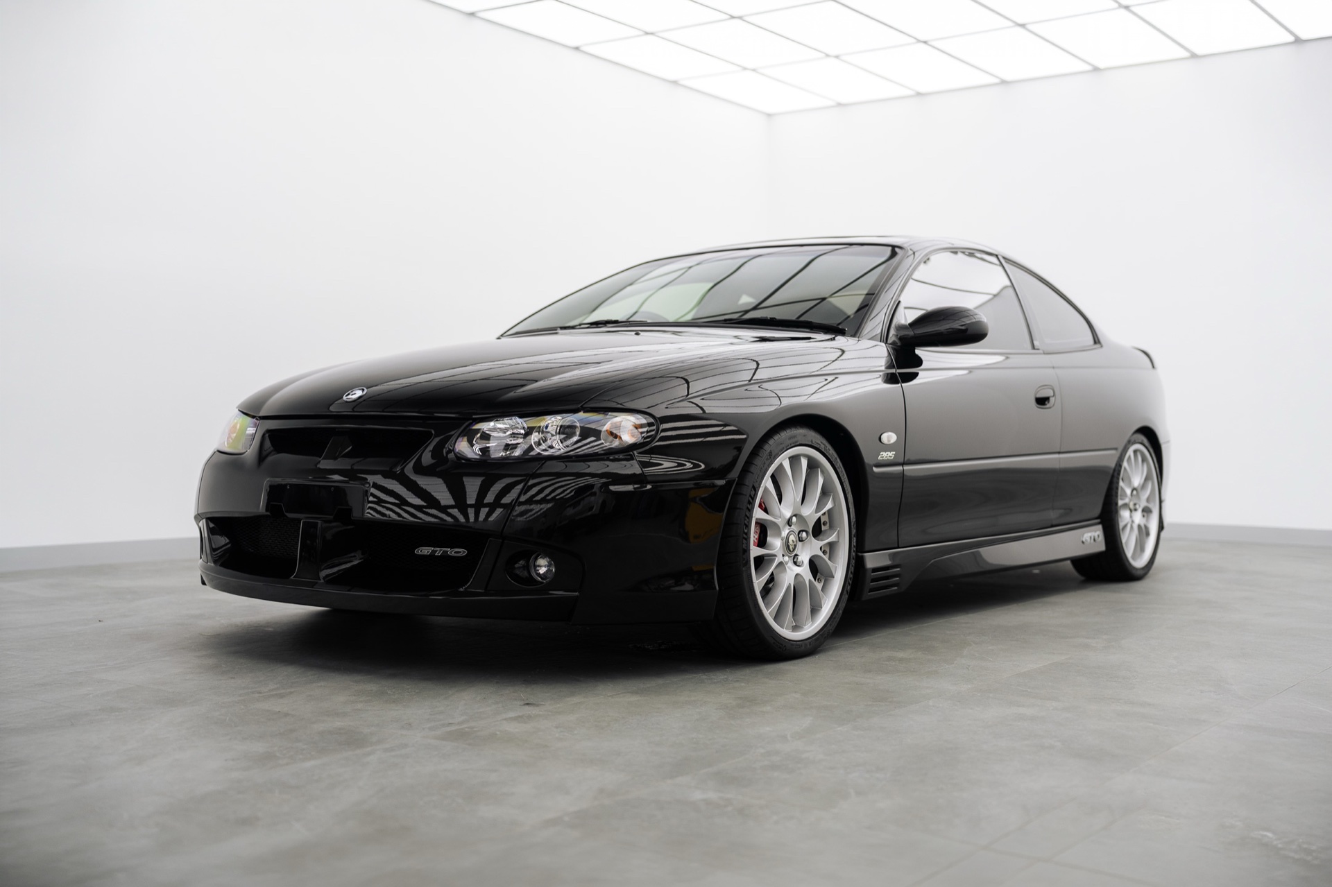 Black Holden Monaro in the Liquid R studio
