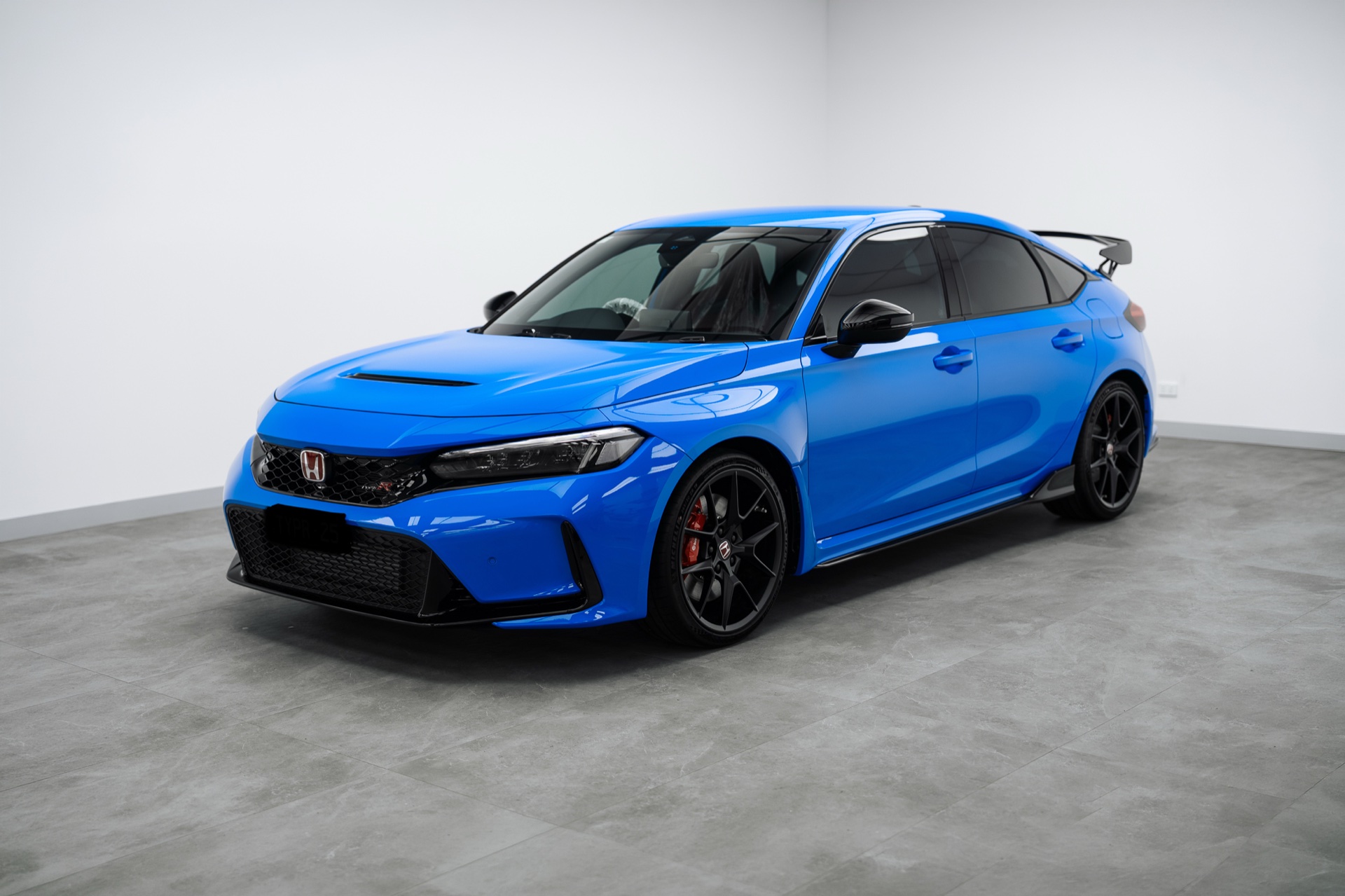 Blue Honda Civic Type R in the Liquid R studio
