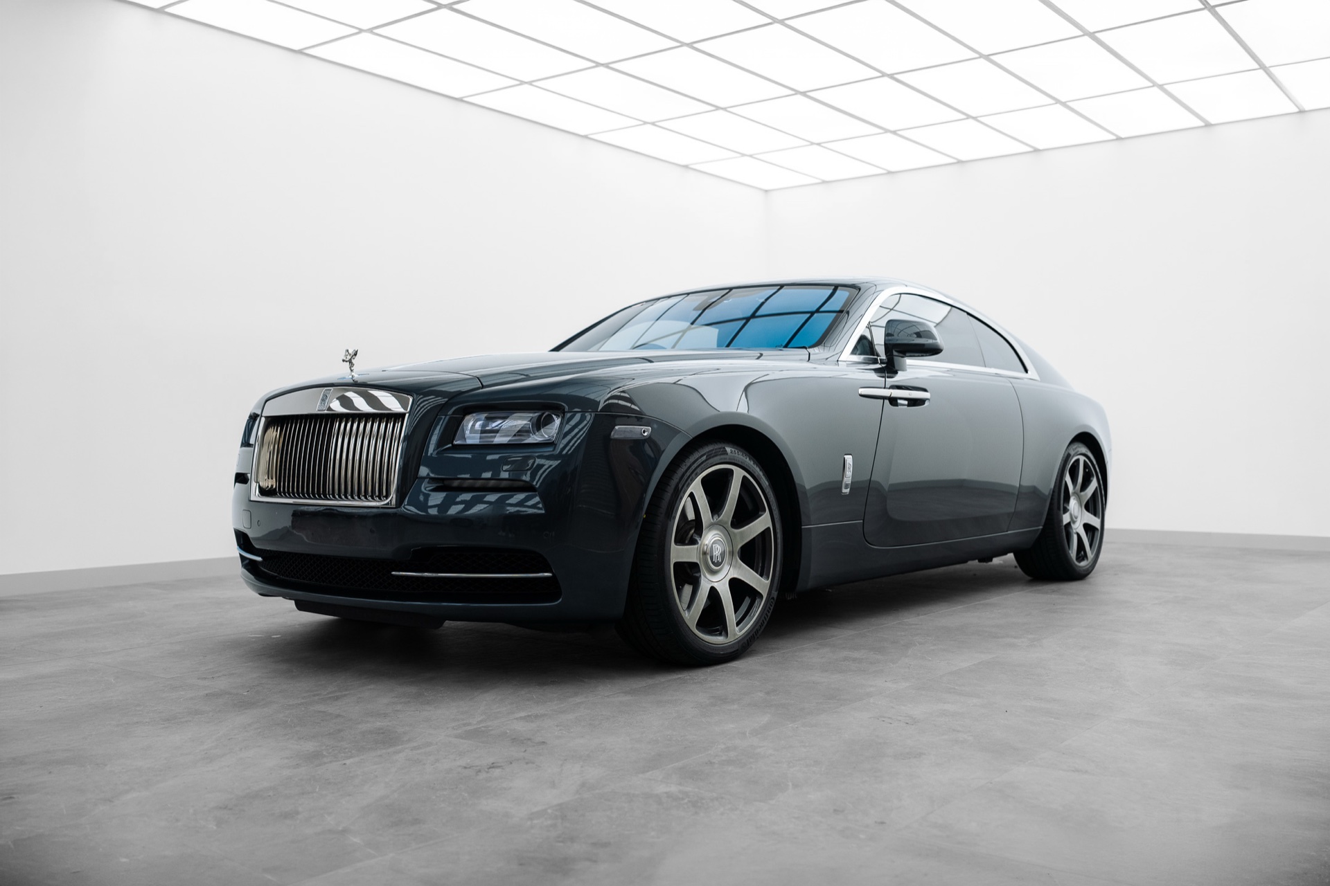 Rolls Royce Wraith in the Liquid R studio