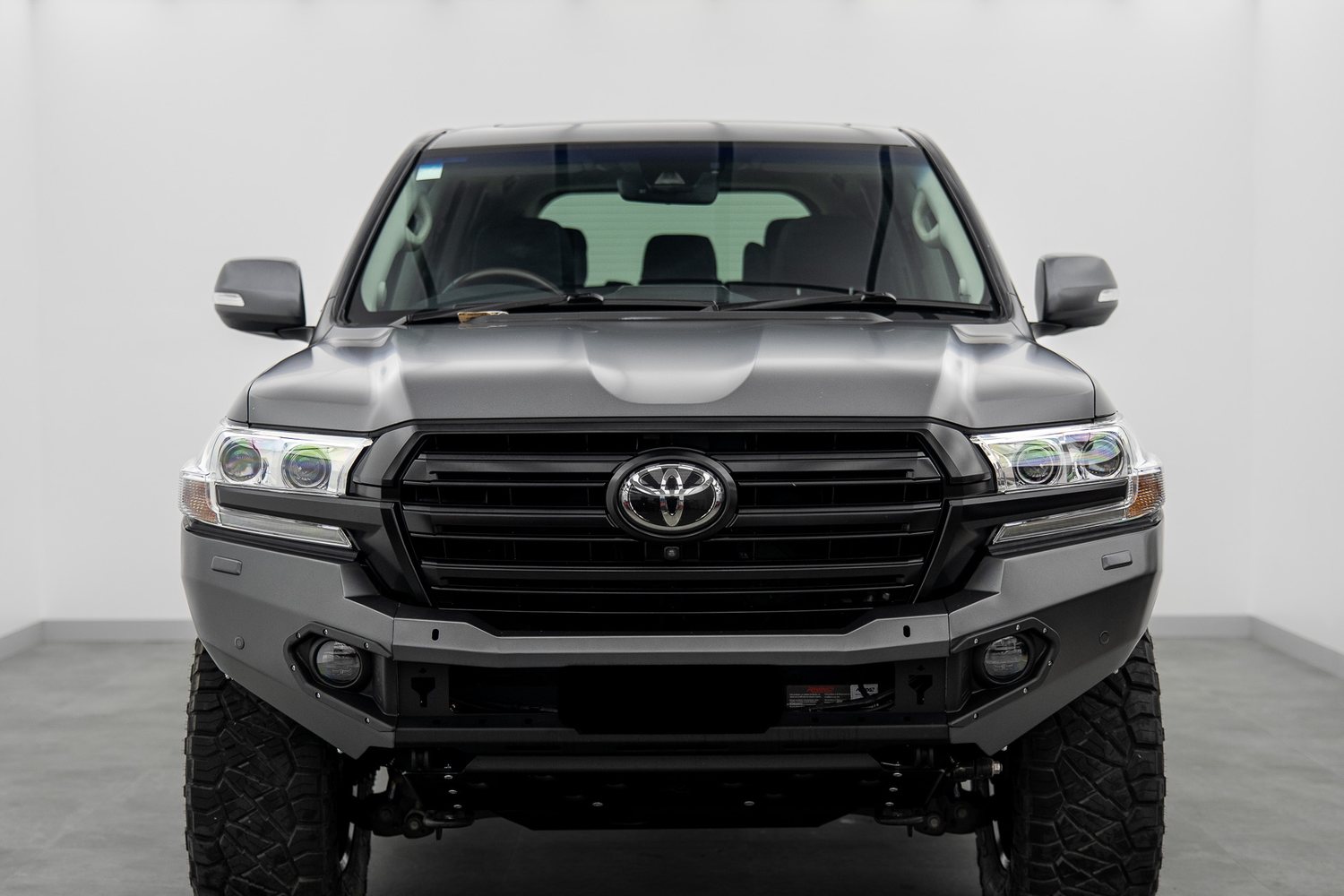 Toyota LandCruiser 200 in matte PPF in the Liquid R studio