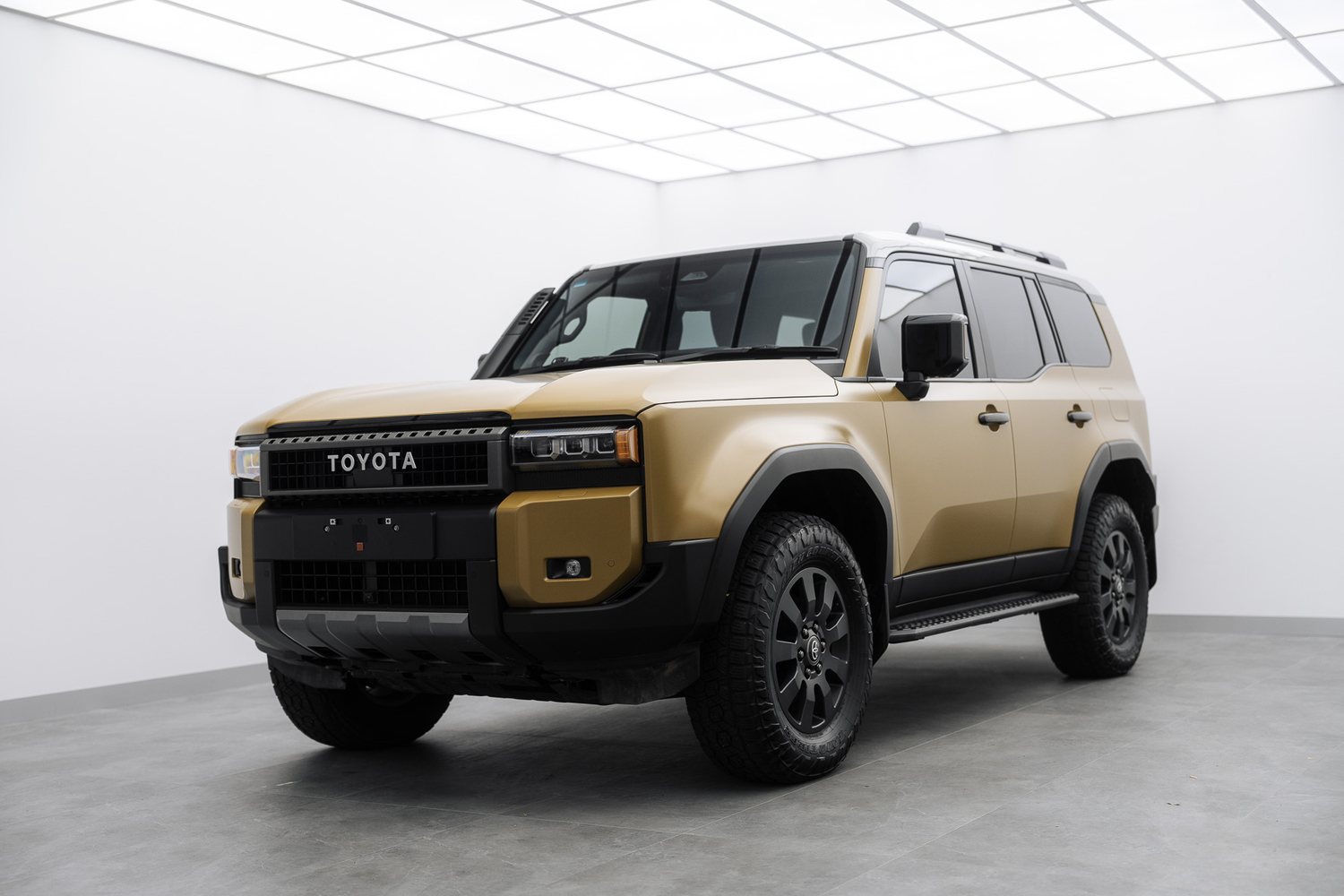 Toyota LandCruiser Prado in the Liquid R studio