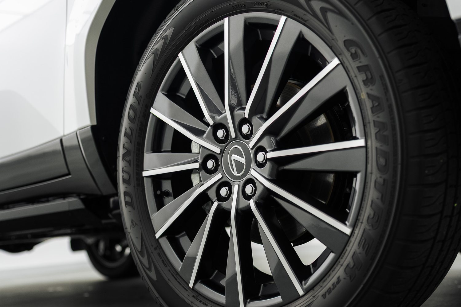 Wheel of a Lexus GX 550