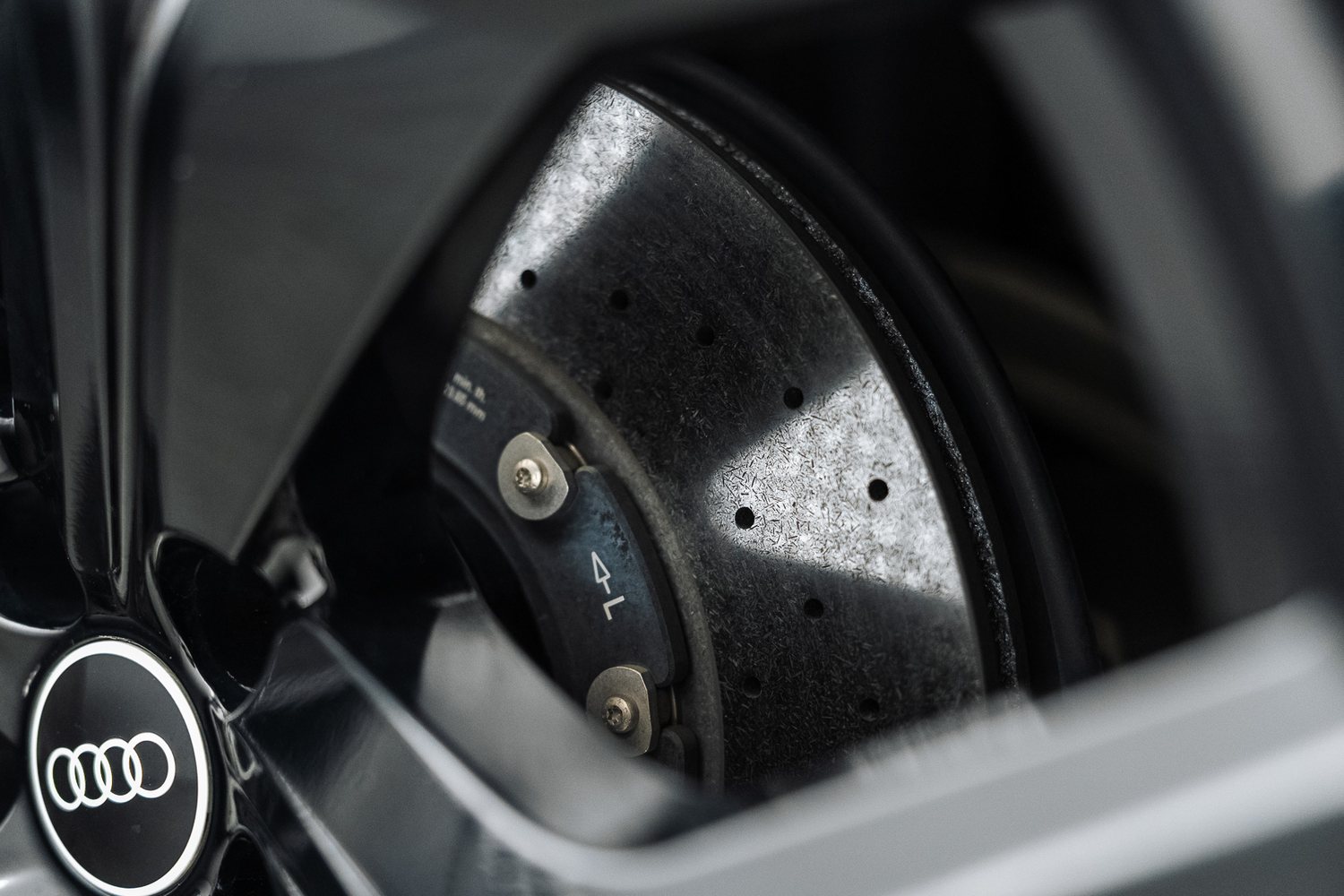 Wheel of an Audi RS Q8