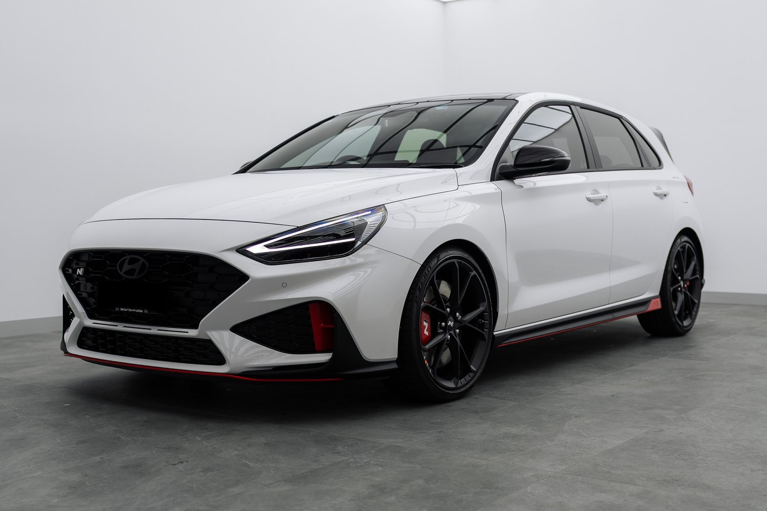 White Hyundai i30 N in the Liquid R studio