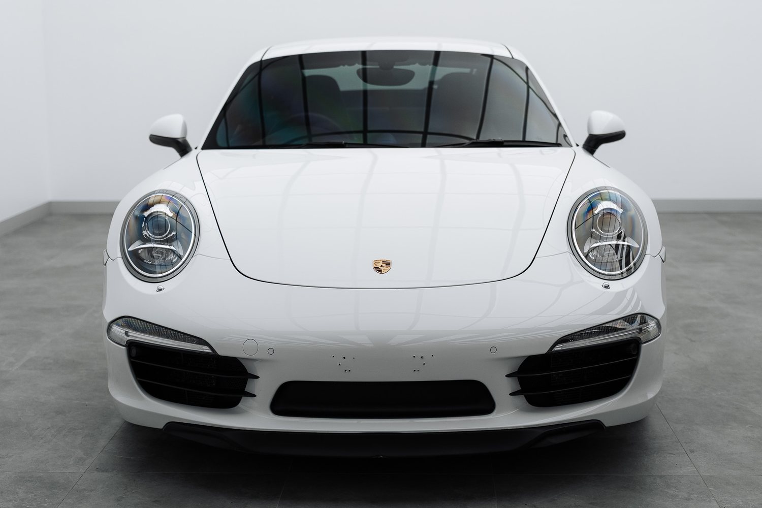 White Porsche 911 in the Liquid R studio